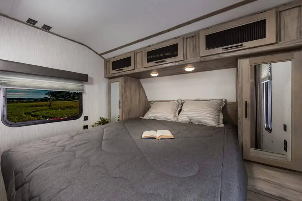 short travel trailer with king bed