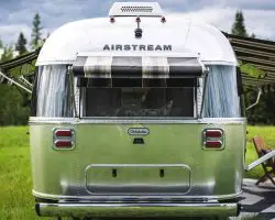 Can I Walk On An Airstream Roof?